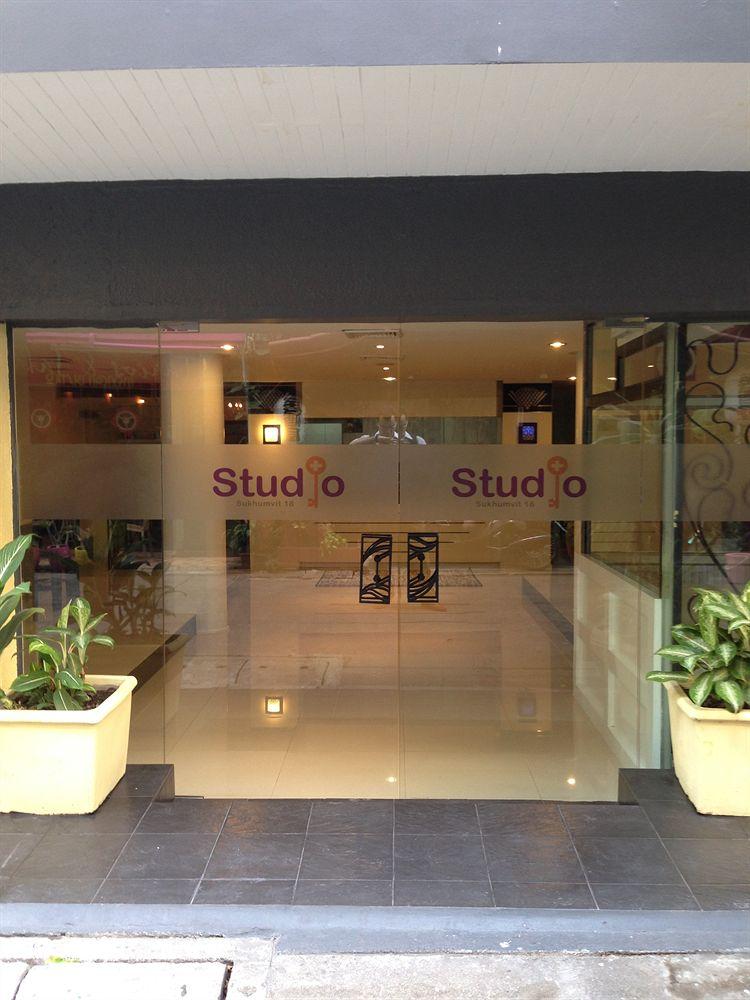 Studio Sukhumvit 18 By Icheck Inn Bangkok Exterior photo
