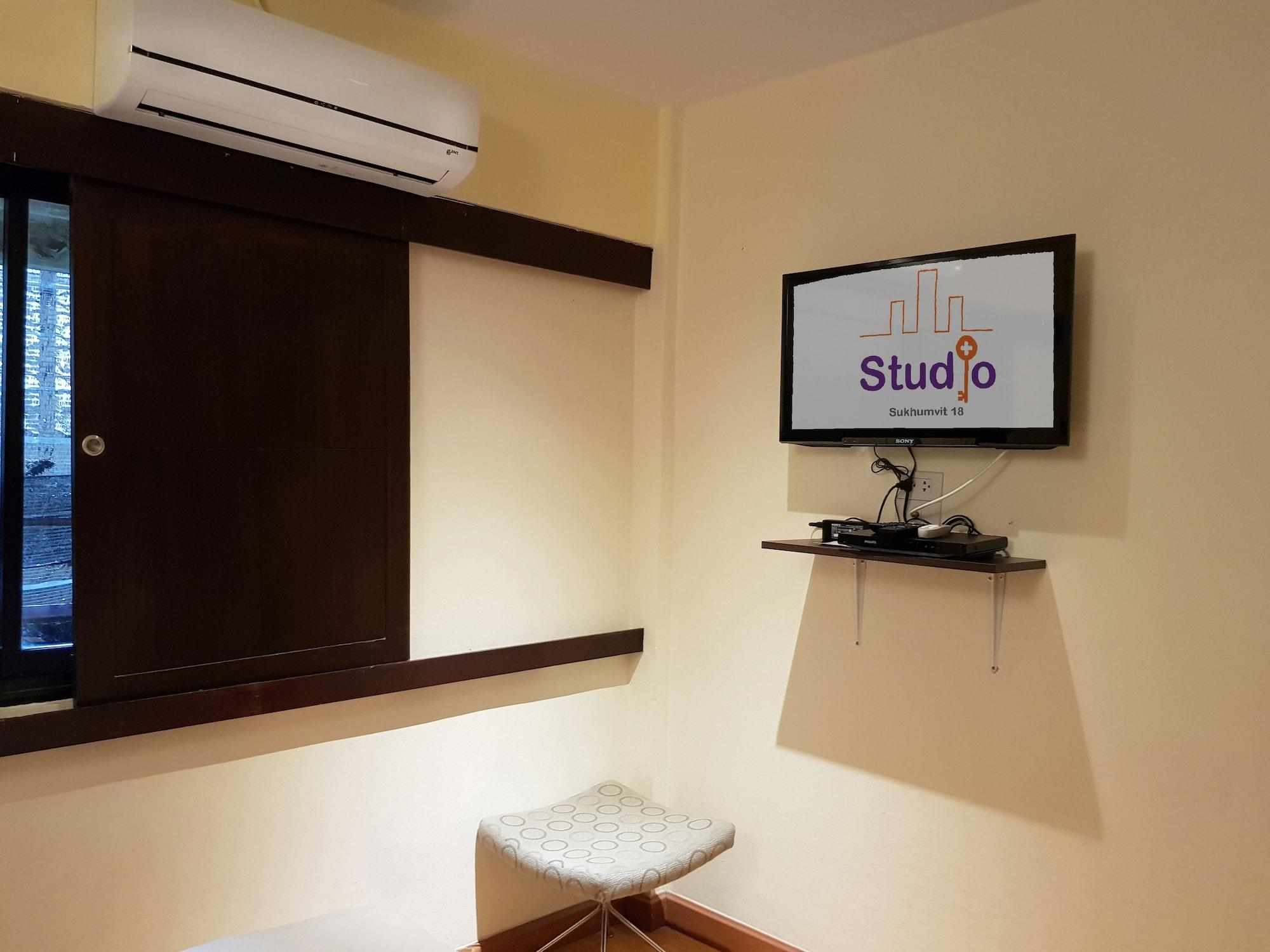Studio Sukhumvit 18 By Icheck Inn Bangkok Exterior photo