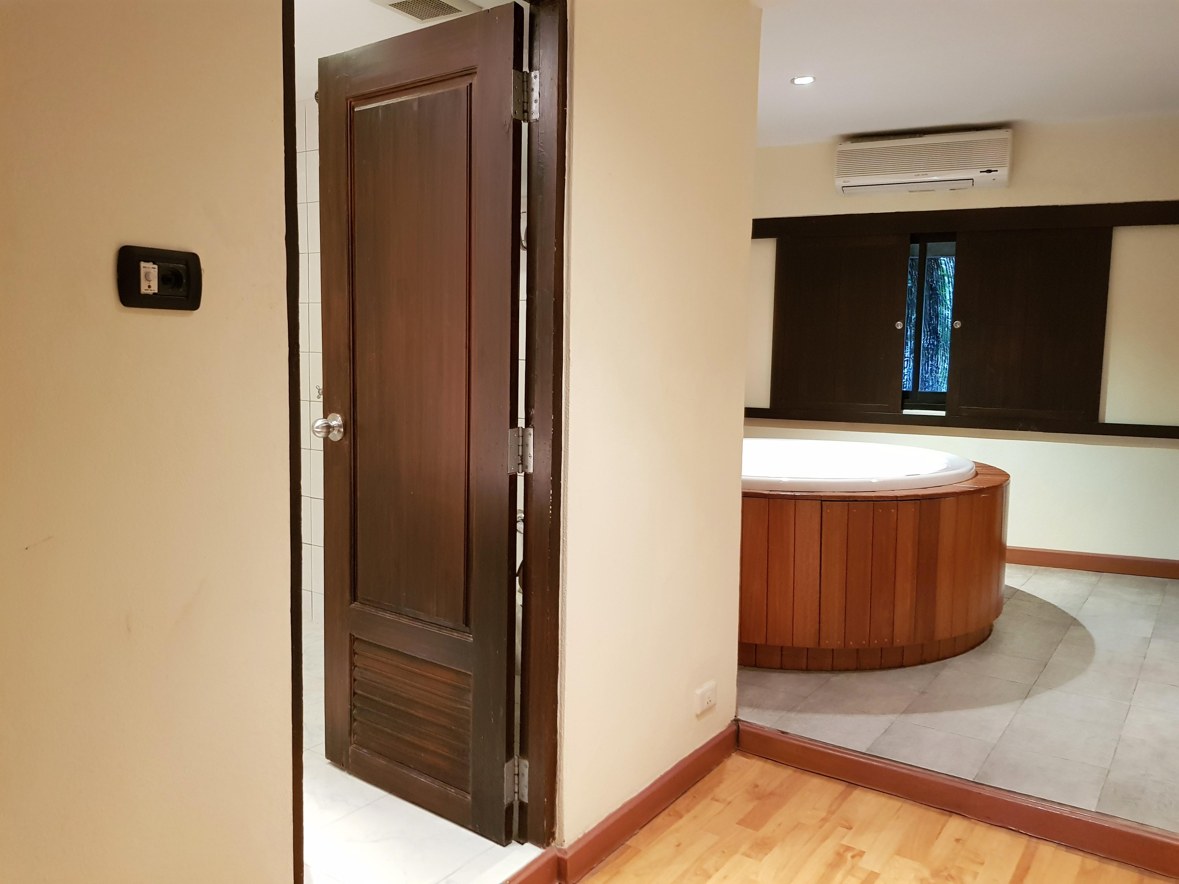 Studio Sukhumvit 18 By Icheck Inn Bangkok Exterior photo