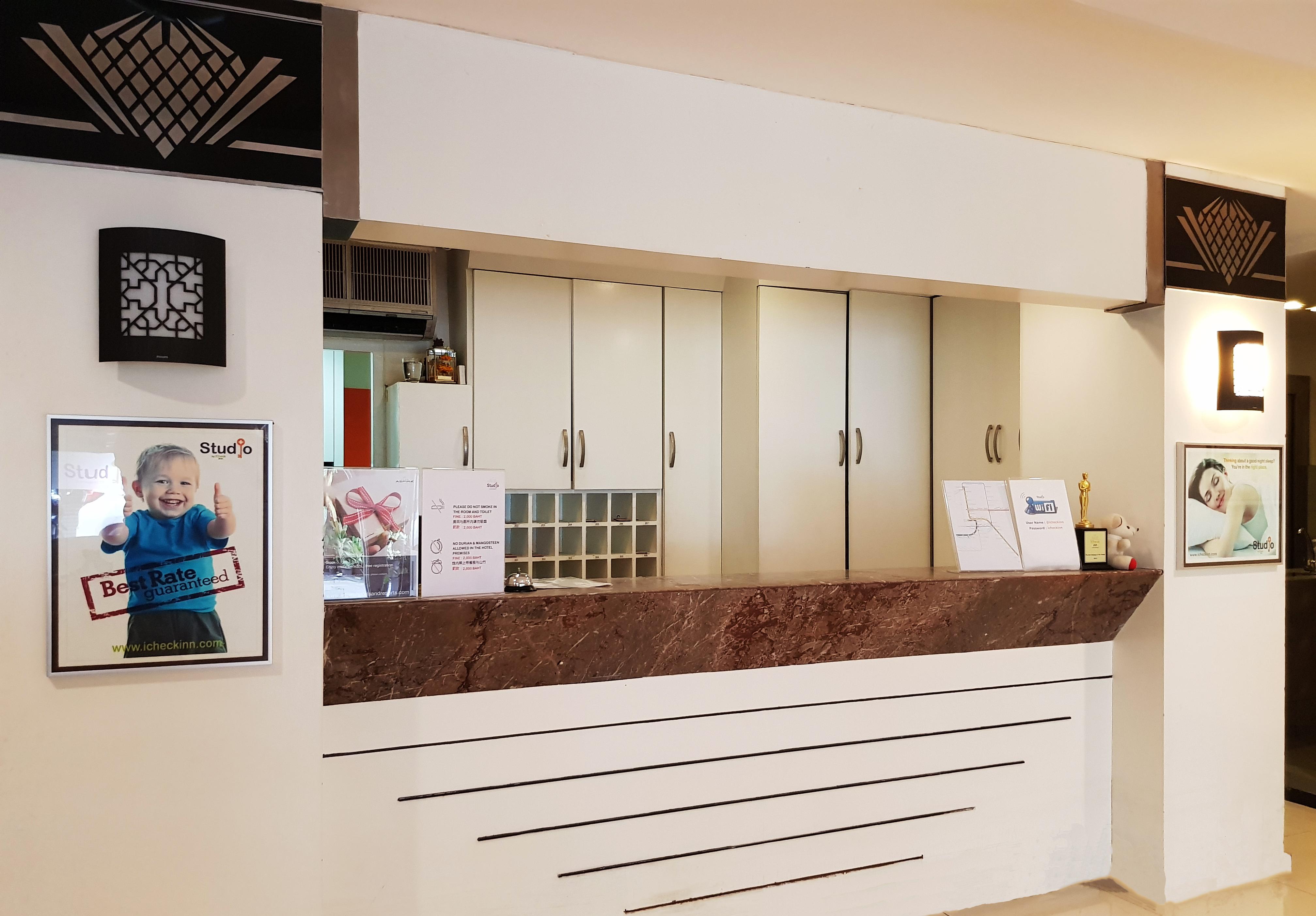 Studio Sukhumvit 18 By Icheck Inn Bangkok Exterior photo